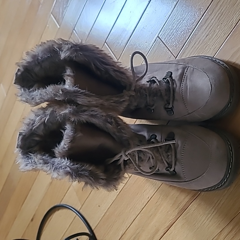 Bass beige faux fur lined boots - size 5.5 - Picture 13 of 14